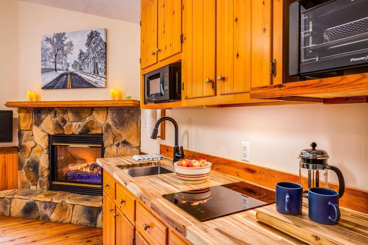 Love Ridge Mountain Lodging Lyndhurst Exteriér fotografie