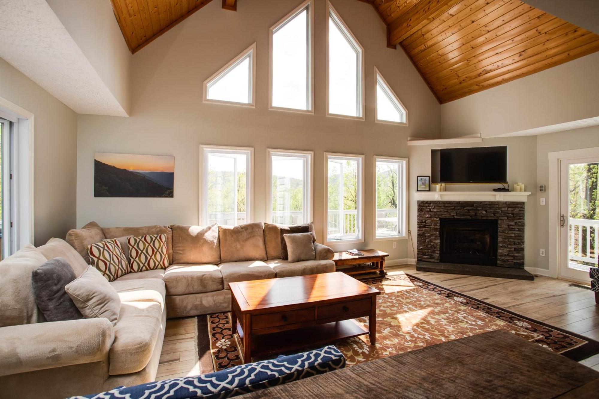 Love Ridge Mountain Lodging Lyndhurst Exteriér fotografie